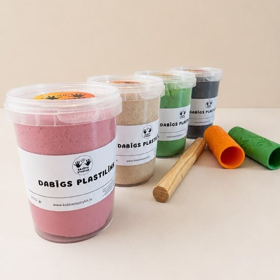 700gr Dabīga plastilīna + 2 rīki